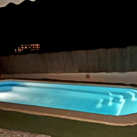 V4 junto à praia ideal para relaxar *